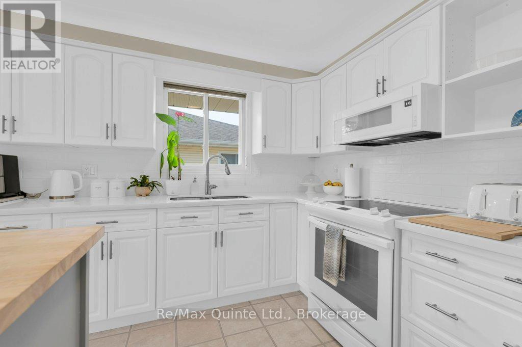 2 Heritage Drive, Prince Edward County (Wellington Ward), ON