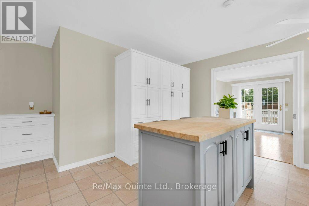 2 Heritage Drive, Prince Edward County (Wellington Ward), ON