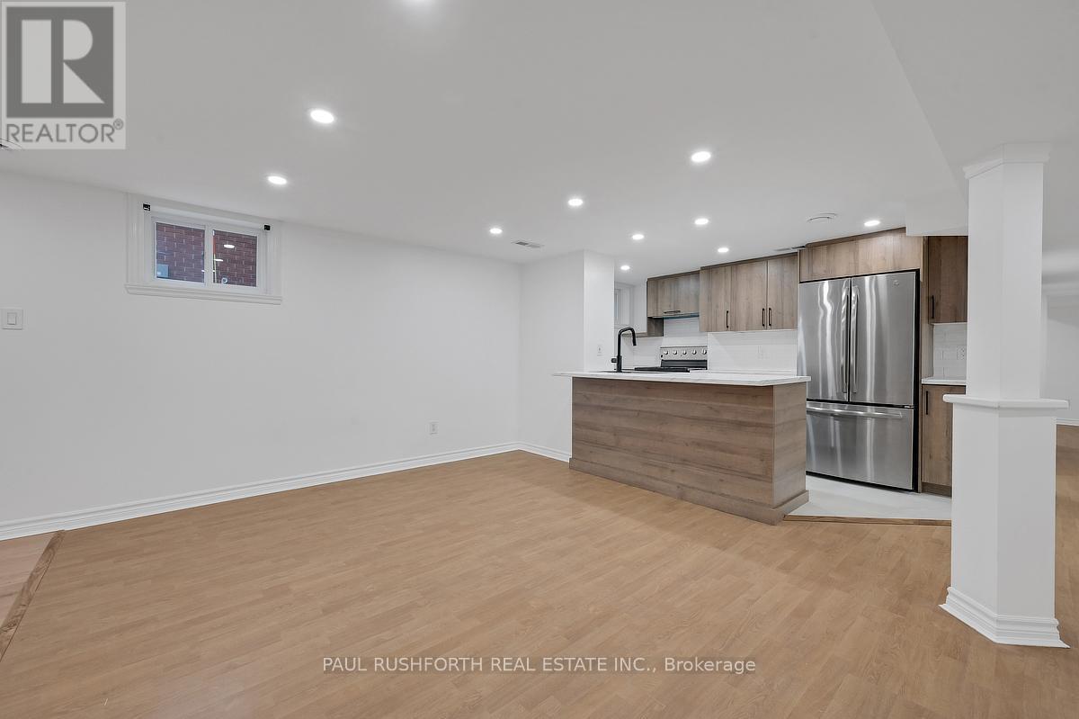 Apt #2- Living / Dining Room/Kitchen - 668 Fraser Avenue, Ottawa, ON - Indoor Photo Showing Kitchen