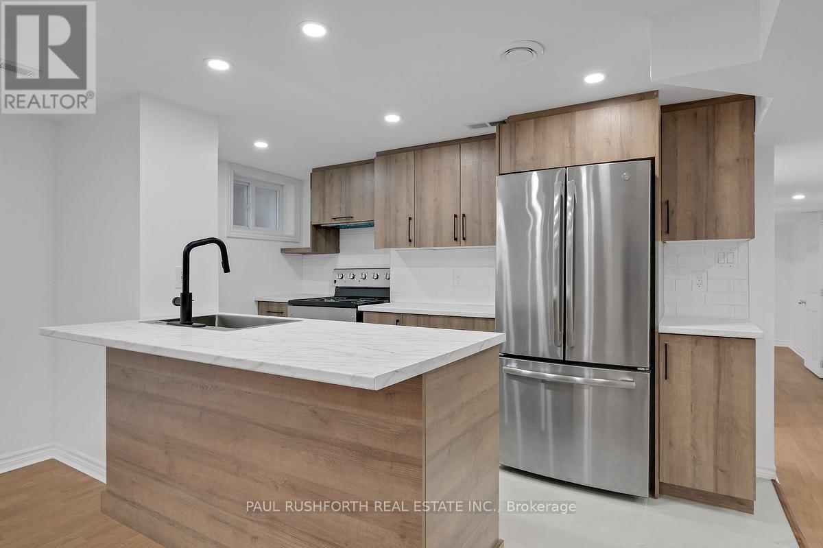Apt #2-Kitchen - 668 Fraser Avenue, Ottawa, ON - Indoor Photo Showing Kitchen With Upgraded Kitchen