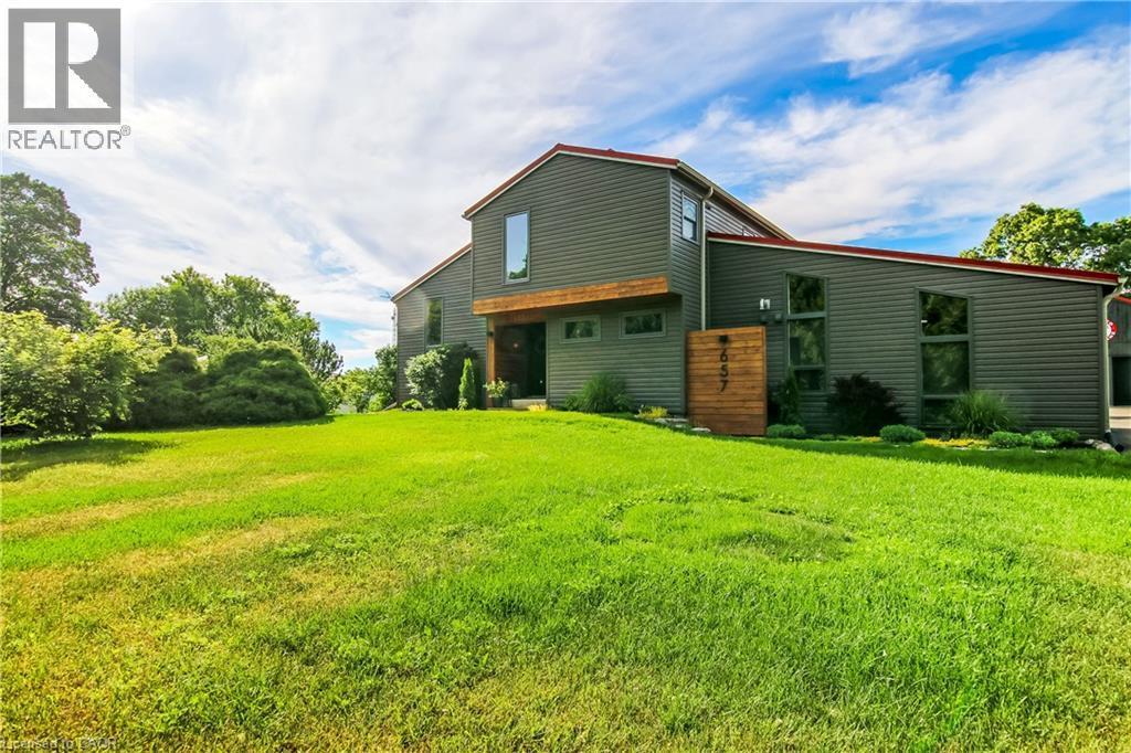 657 Windham Rd 14 - 657 Windham Road 14 Road, Simcoe, ON - Outdoor