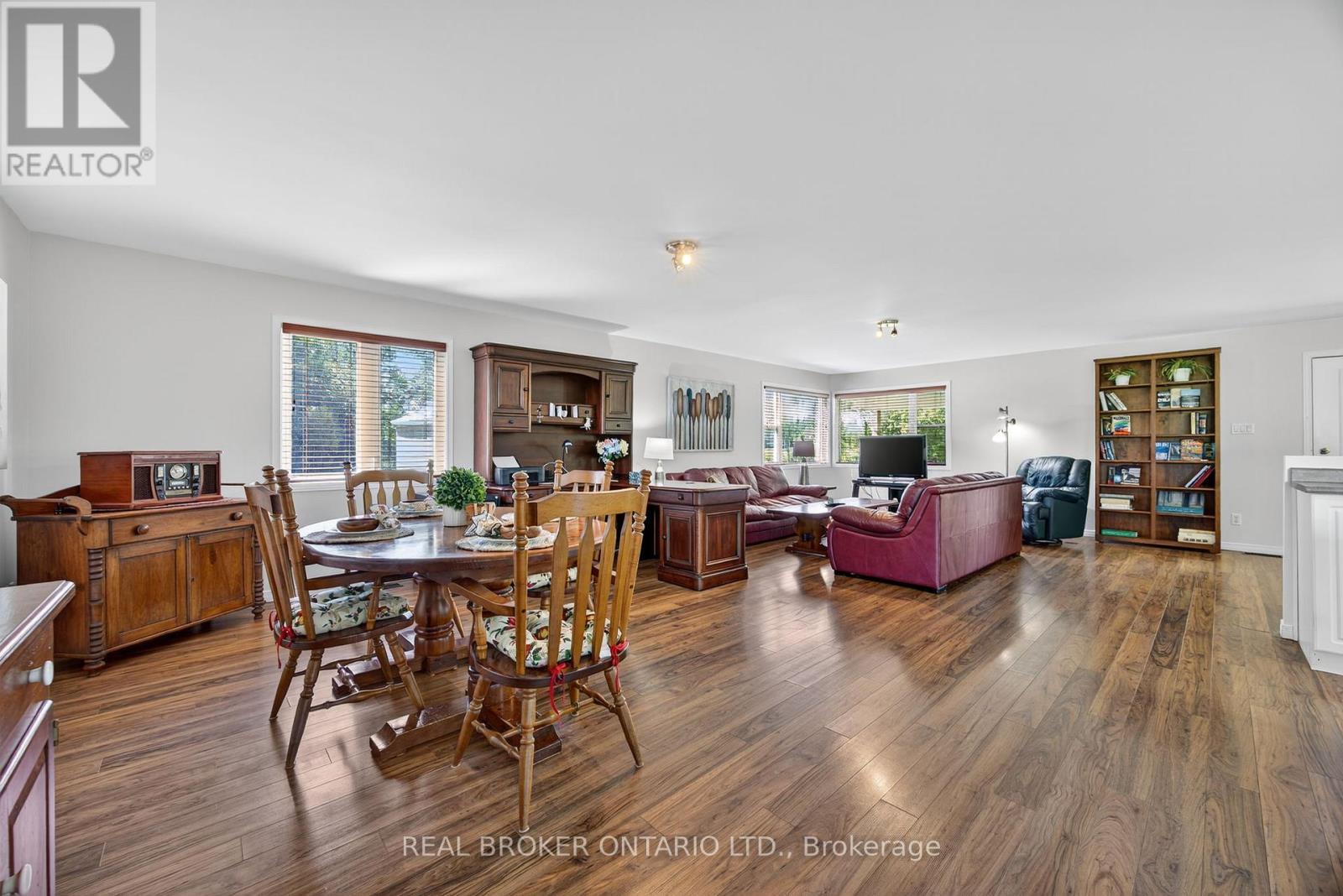 Open Concept Living Space - 2174 Atkinson Road, Springwater, ON