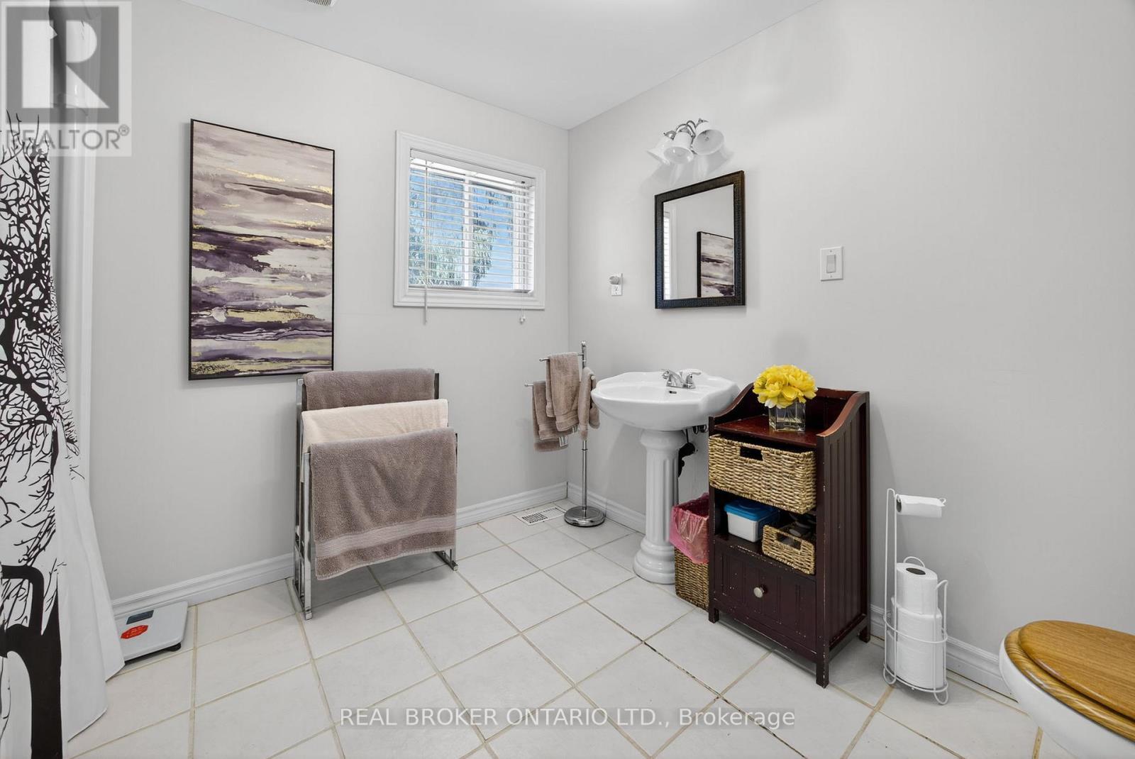 Bathroom - 2174 Atkinson Road, Springwater, ON