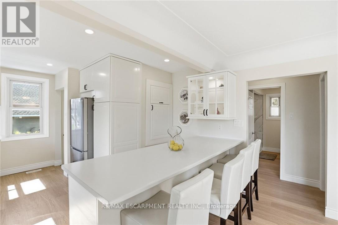 894 Garth Street, Hamilton, ON - Indoor