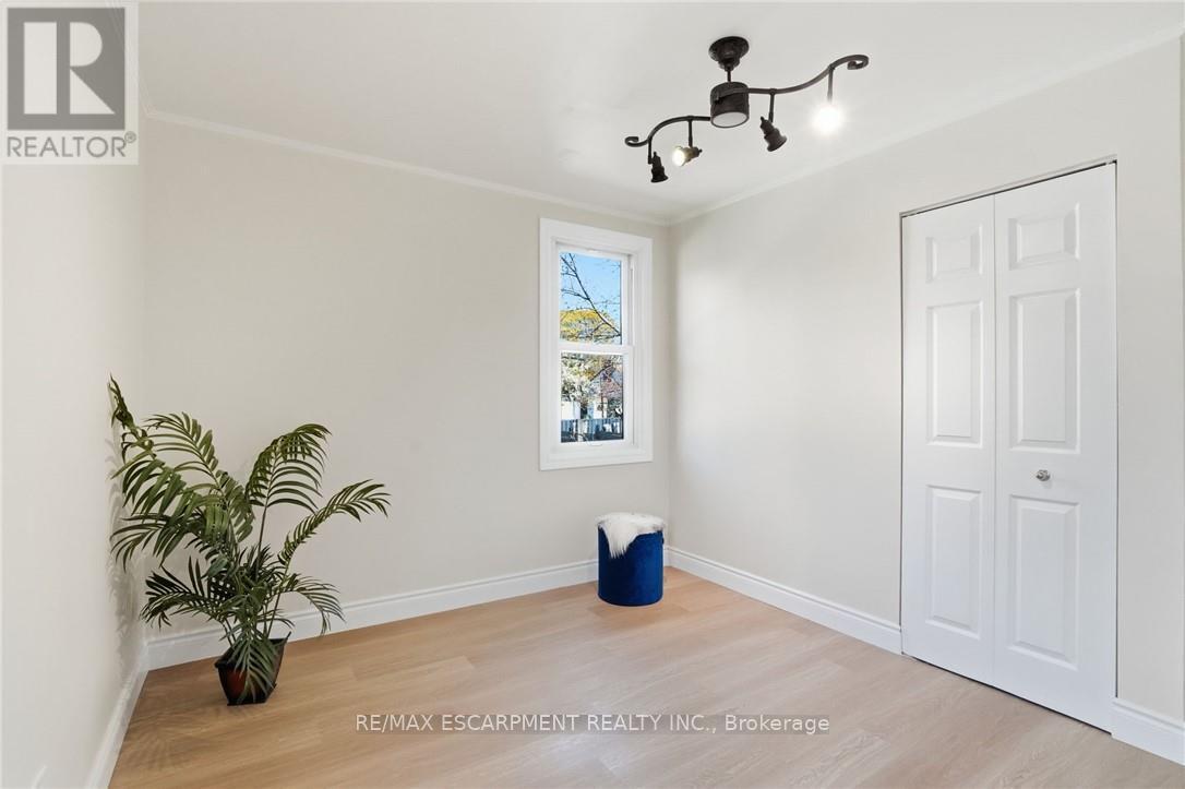 894 Garth Street, Hamilton, ON - Indoor