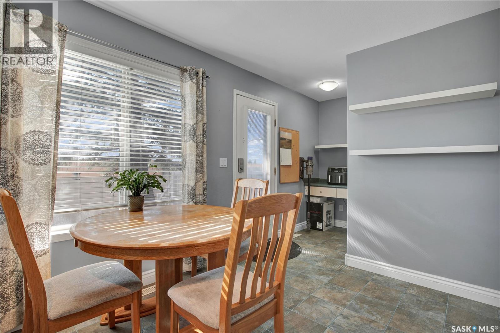 120 615 Mcwillie Avenue, Saskatoon, SK - Indoor Photo Showing Dining Room