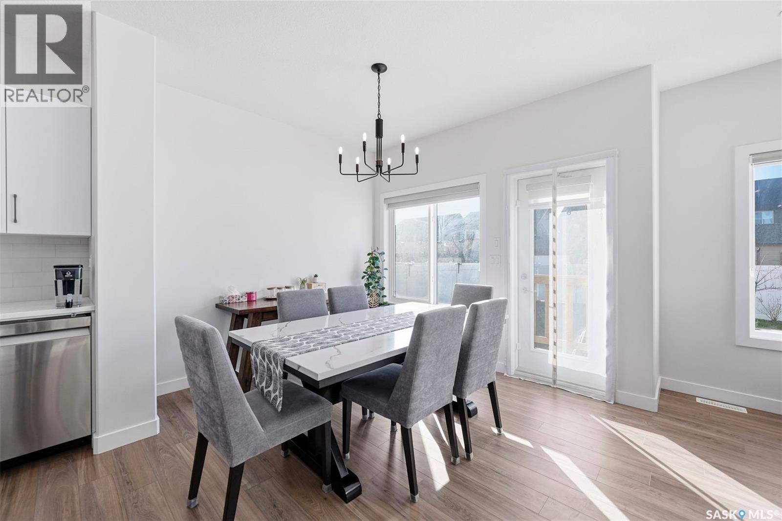 319 Skopik Crescent, Saskatoon, SK - Indoor Photo Showing Dining Room