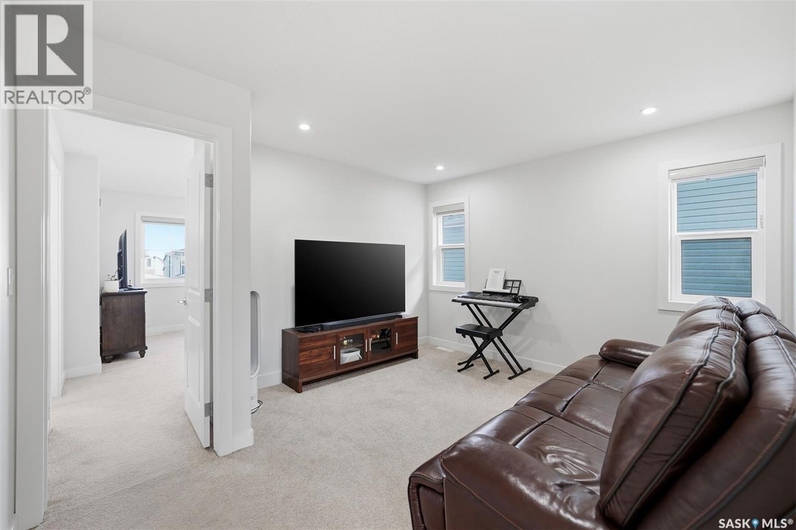 319 Skopik Crescent, Saskatoon, SK - Indoor