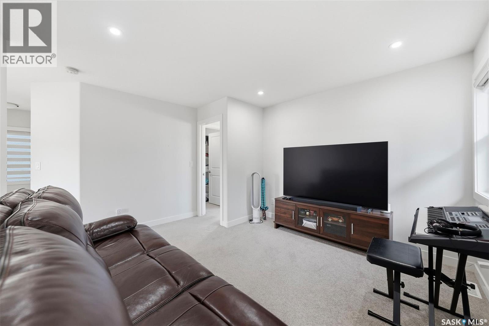 319 Skopik Crescent, Saskatoon, SK - Indoor
