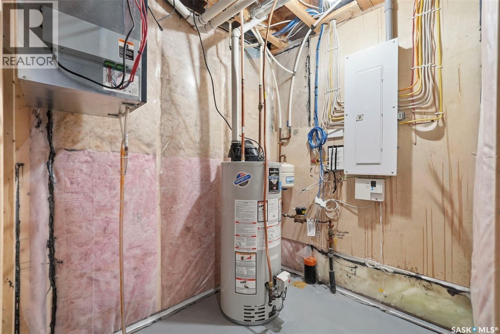 319 Skopik Crescent, Saskatoon, SK - Indoor Photo Showing Basement