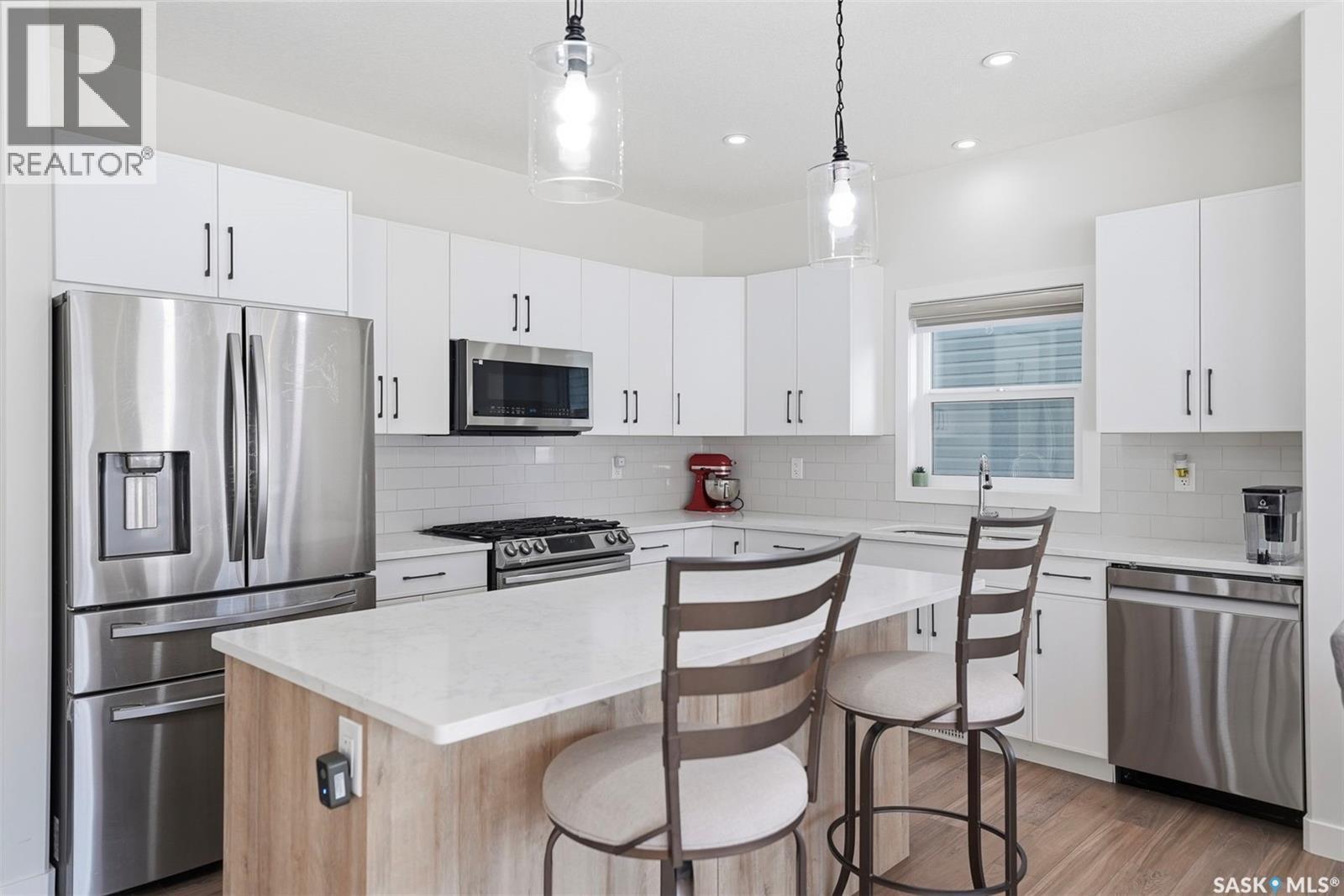 319 Skopik Crescent, Saskatoon, SK - Indoor Photo Showing Kitchen
