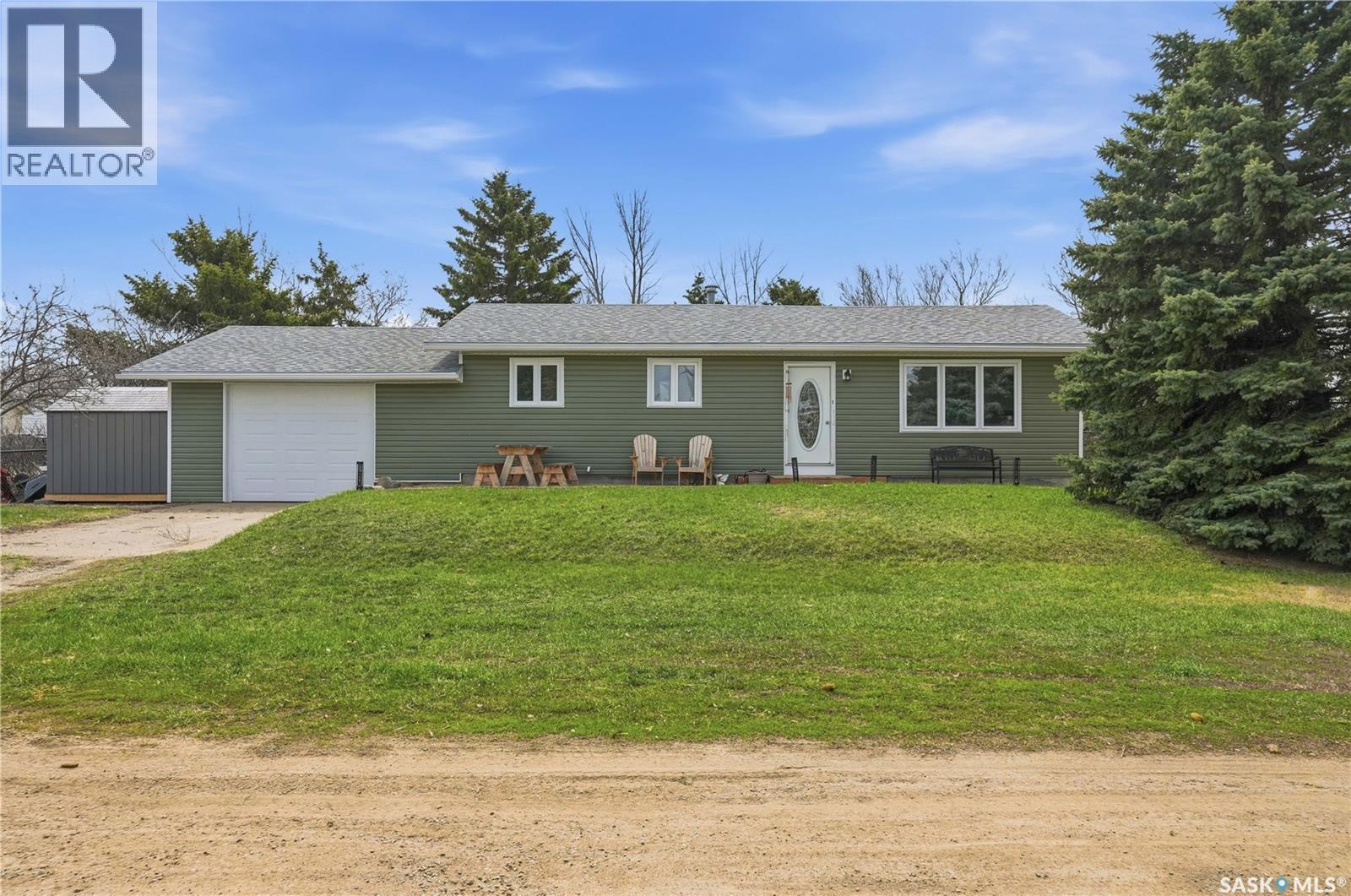 329 1St Avenue E, Mortlach, SK - Outdoor