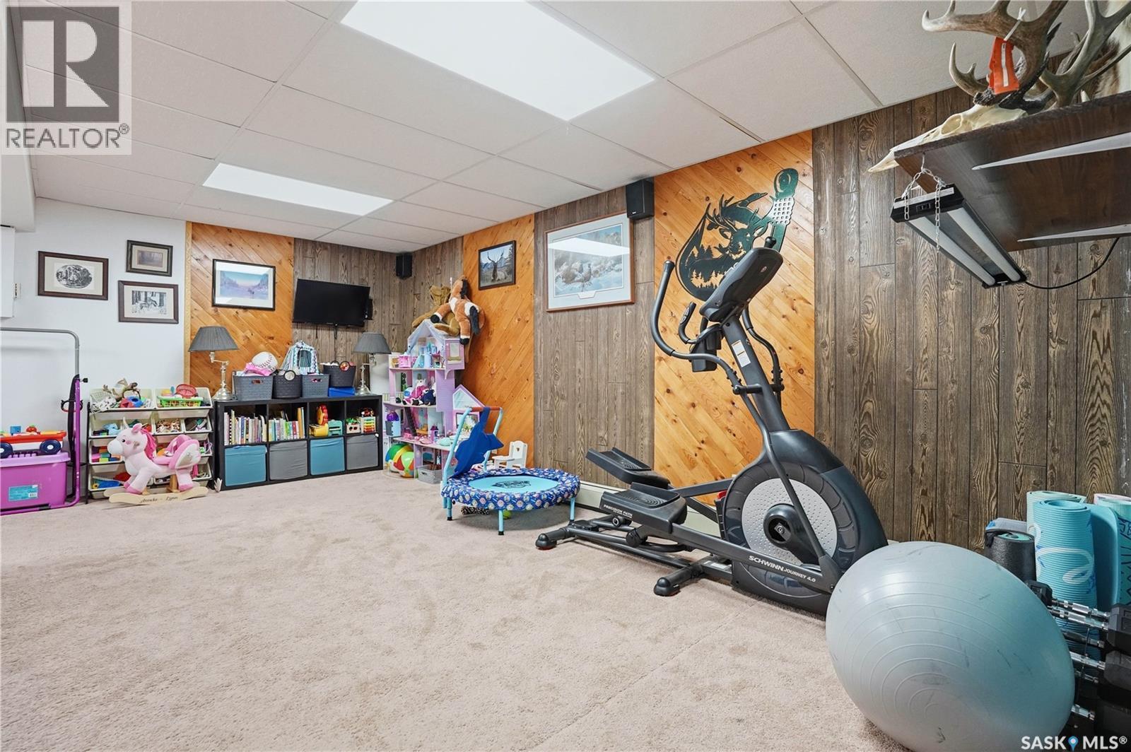 329 1St Avenue E, Mortlach, SK - Indoor Photo Showing Gym Room