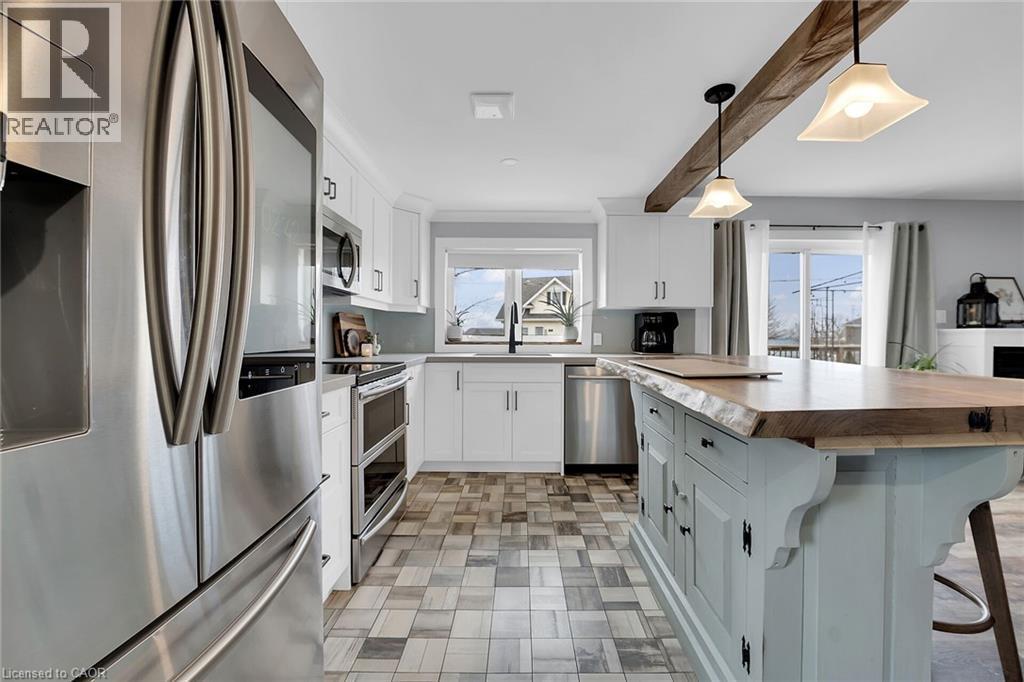 3 Wilcox Drive, Nanticoke, ON - Indoor Photo Showing Kitchen With Upgraded Kitchen