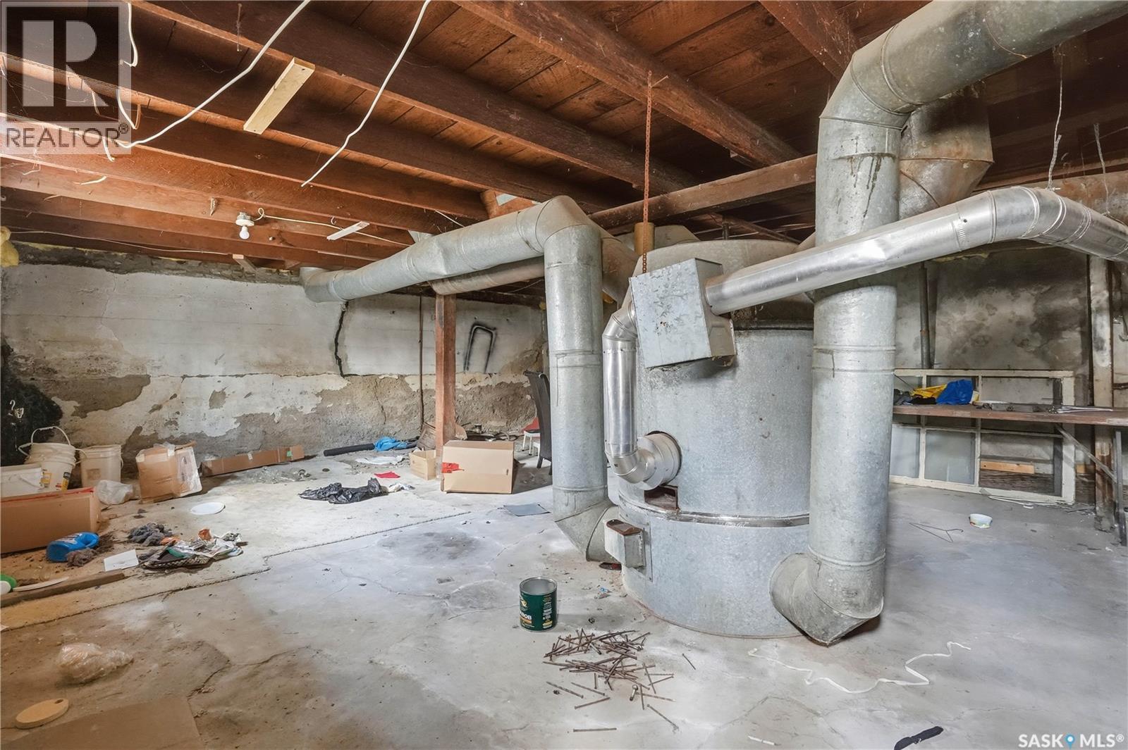 1284 3Rd Avenue Ne, Moose Jaw, SK - Indoor Photo Showing Basement
