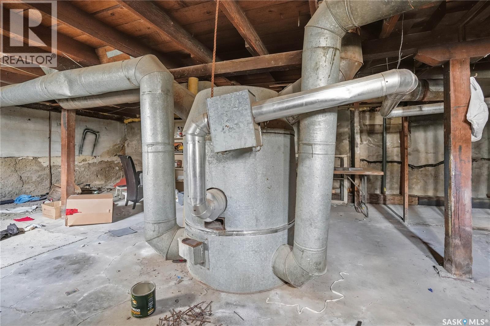 1284 3Rd Avenue Ne, Moose Jaw, SK - Indoor Photo Showing Basement