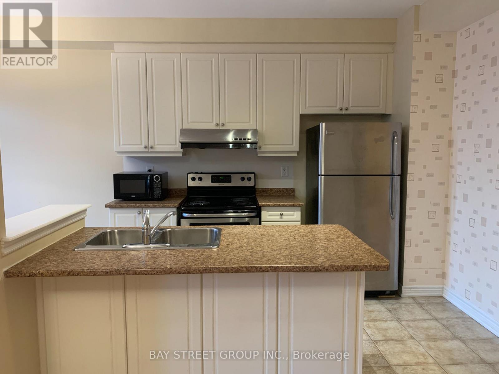 87 Hammersley Boulevard, Markham, ON - Indoor Photo Showing Kitchen With Double Sink