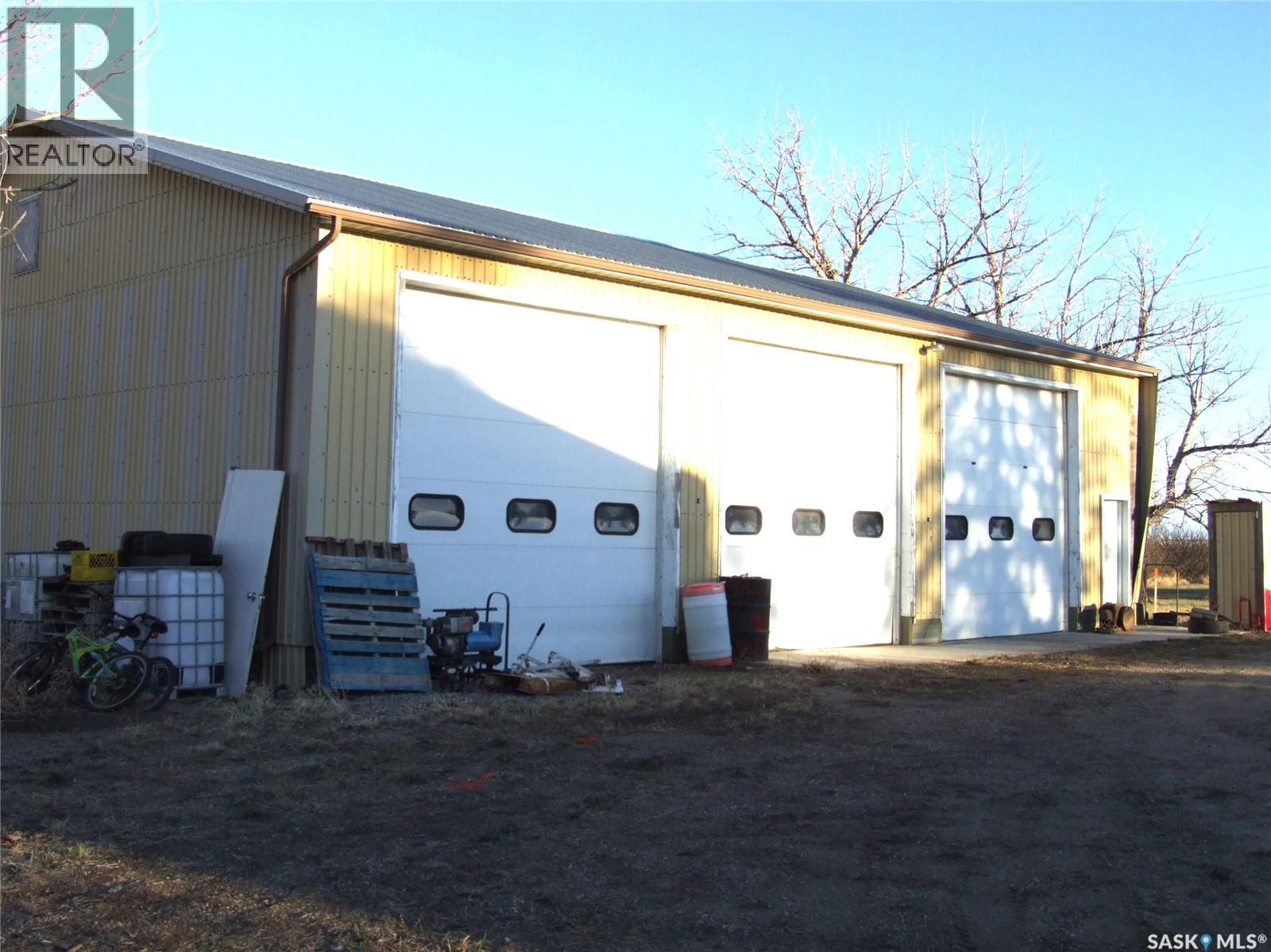 101 Railway Avenue, Lancer, SK - Outdoor