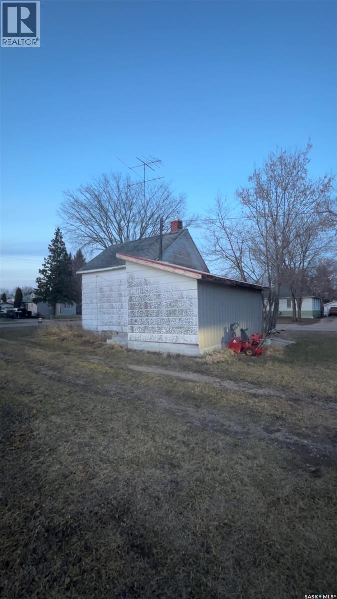 335 Highway Avenue E, Preeceville, SK - Outdoor