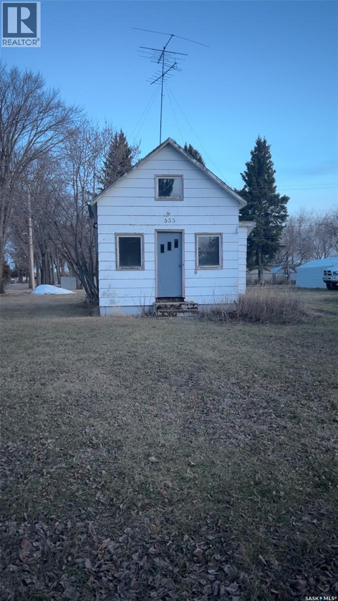 335 Highway Avenue E, Preeceville, SK - Outdoor