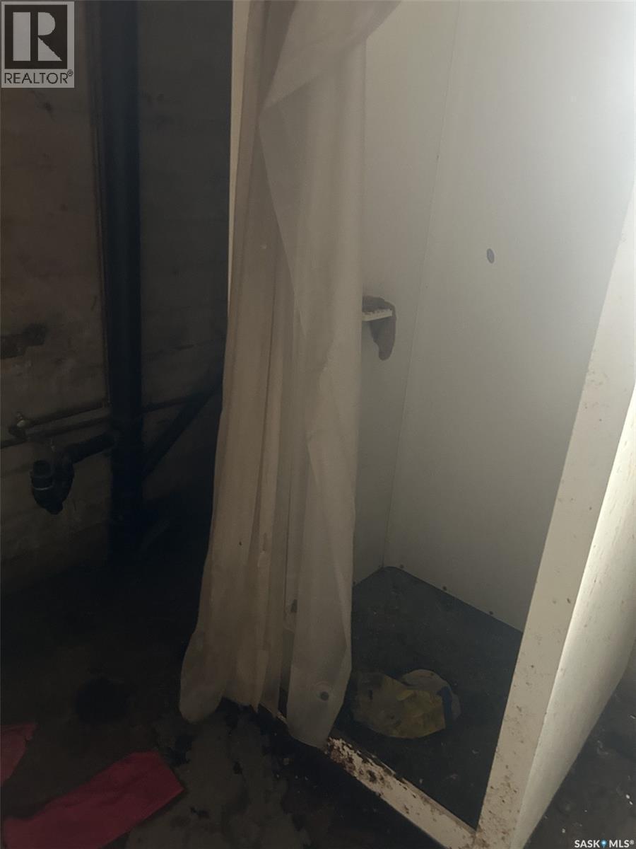 335 Highway Avenue E, Preeceville, SK - Indoor