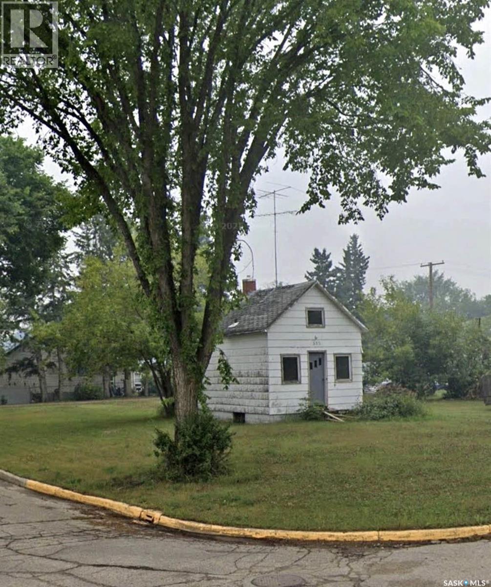 335 Highway Avenue E, Preeceville, SK - Outdoor