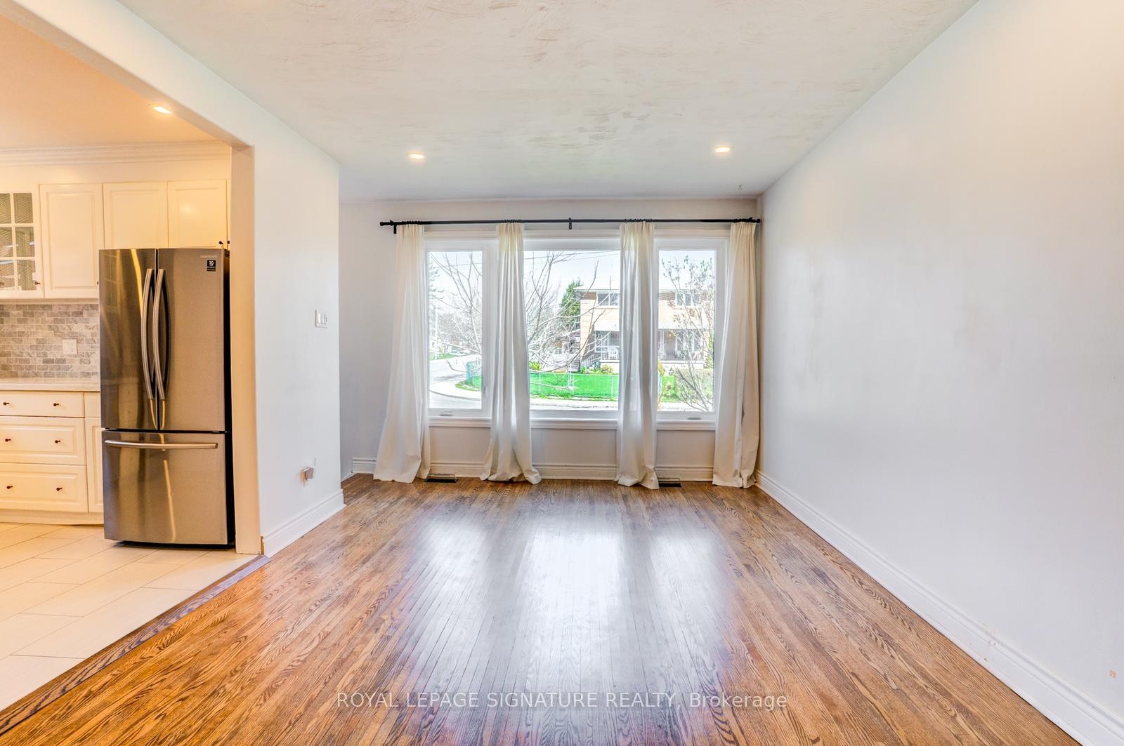 17 Avis (Main) Crescent, Toronto, ON