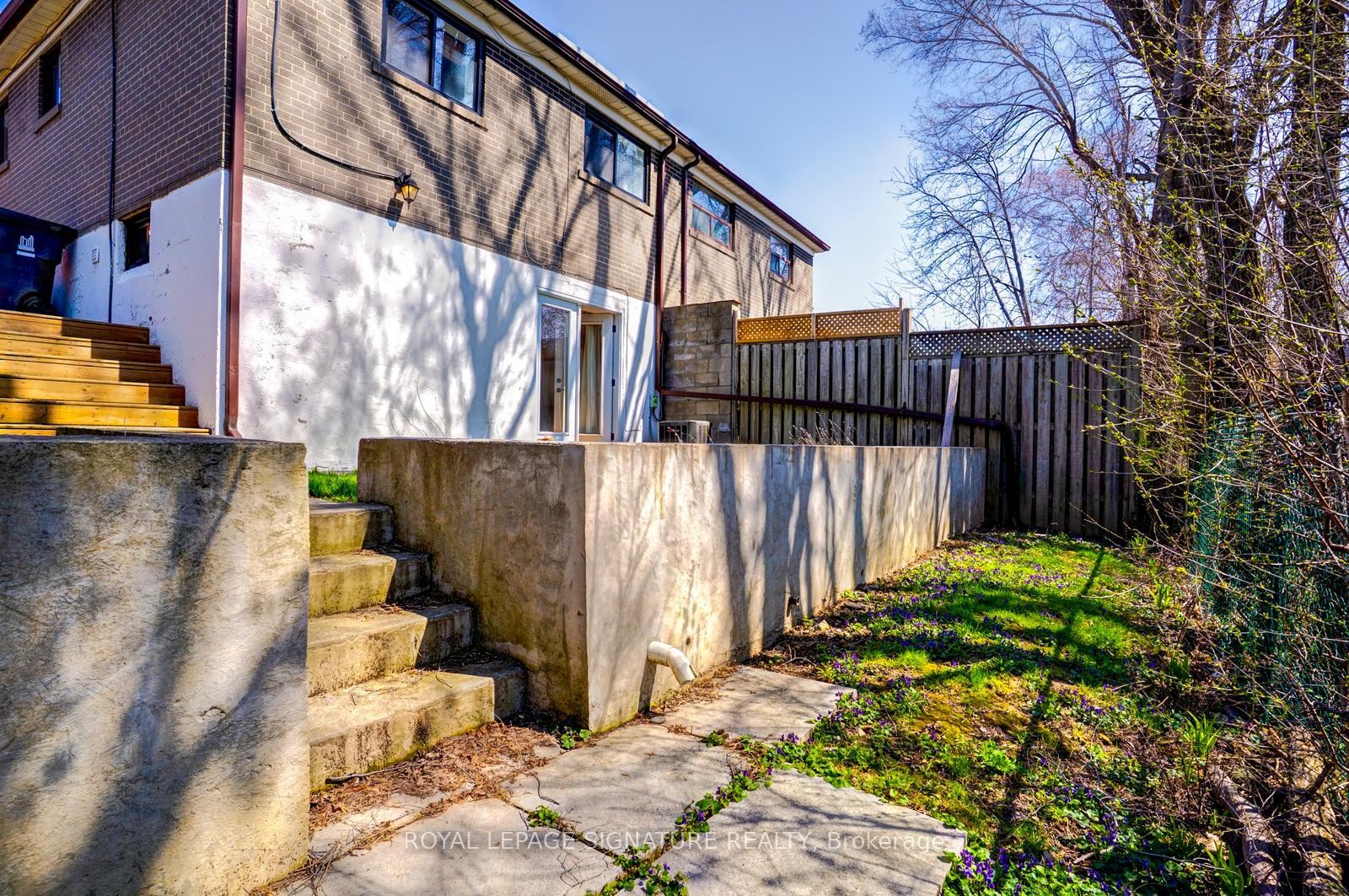 17 Avis (Main) Crescent, Toronto, ON