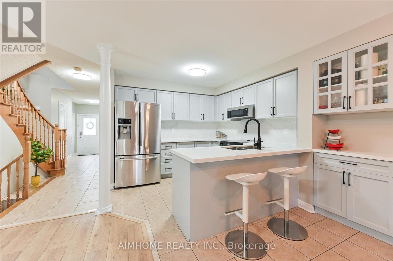 12 Boxhill Road, Markham, ON - Indoor Photo Showing Kitchen With Upgraded Kitchen