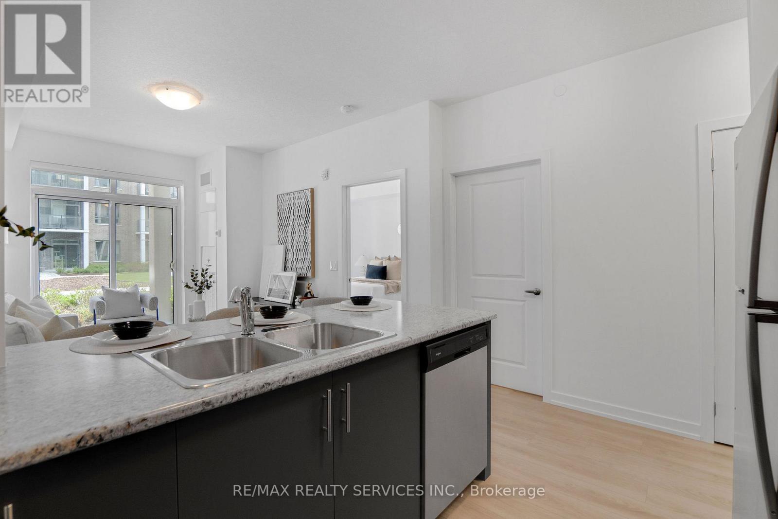 136 - 5055 Greenlane Road, Lincoln, ON - Indoor Photo Showing Bedroom