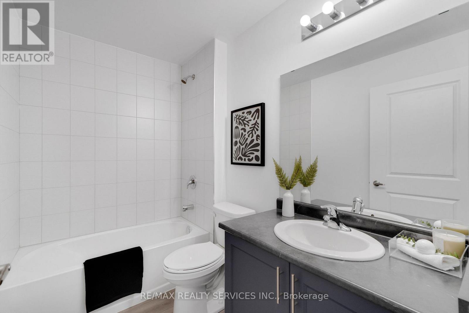 136 - 5055 Greenlane Road, Lincoln, ON - Indoor Photo Showing Laundry Room