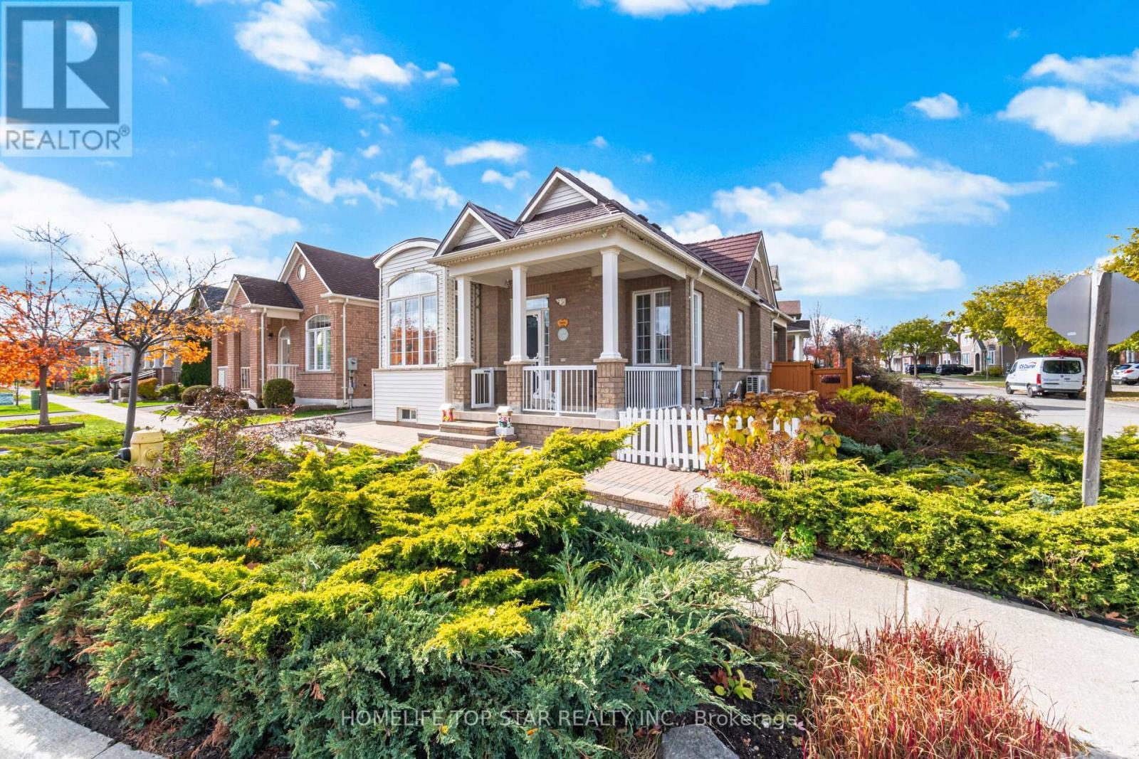 26 Delray Drive E, Markham, ON - Outdoor With Facade