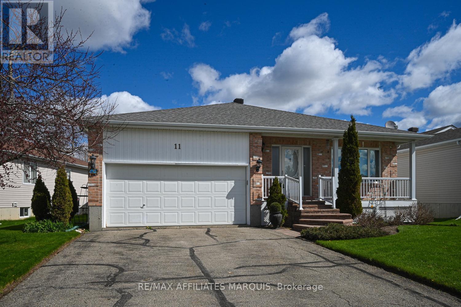 11 Decaria Boulevard, Perth, ON - Outdoor With Facade