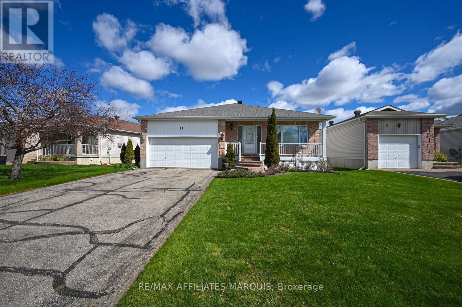 11 Decaria Boulevard, Perth, ON - Outdoor With Facade