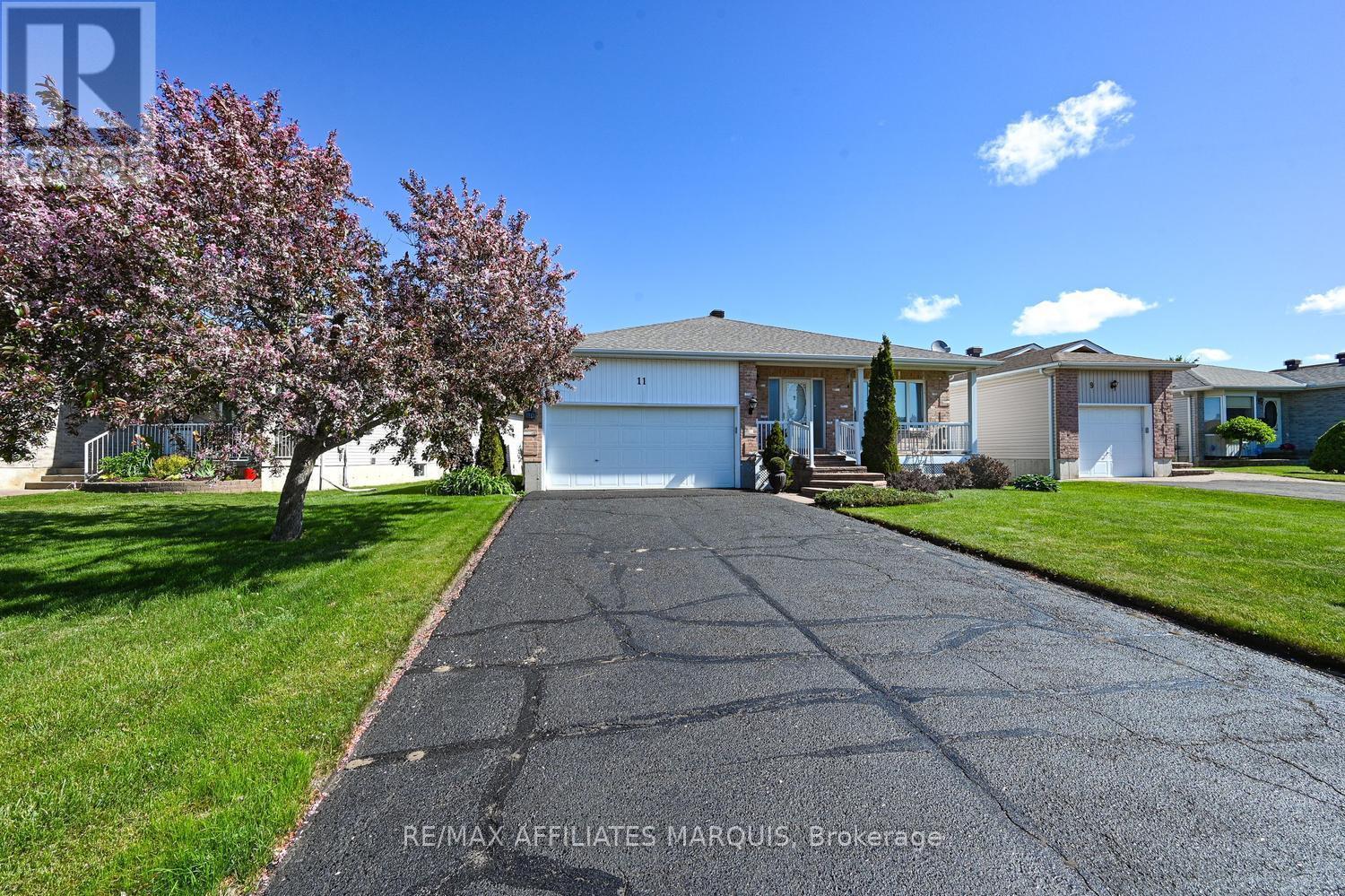 11 Decaria Boulevard, Perth, ON - Outdoor With Facade