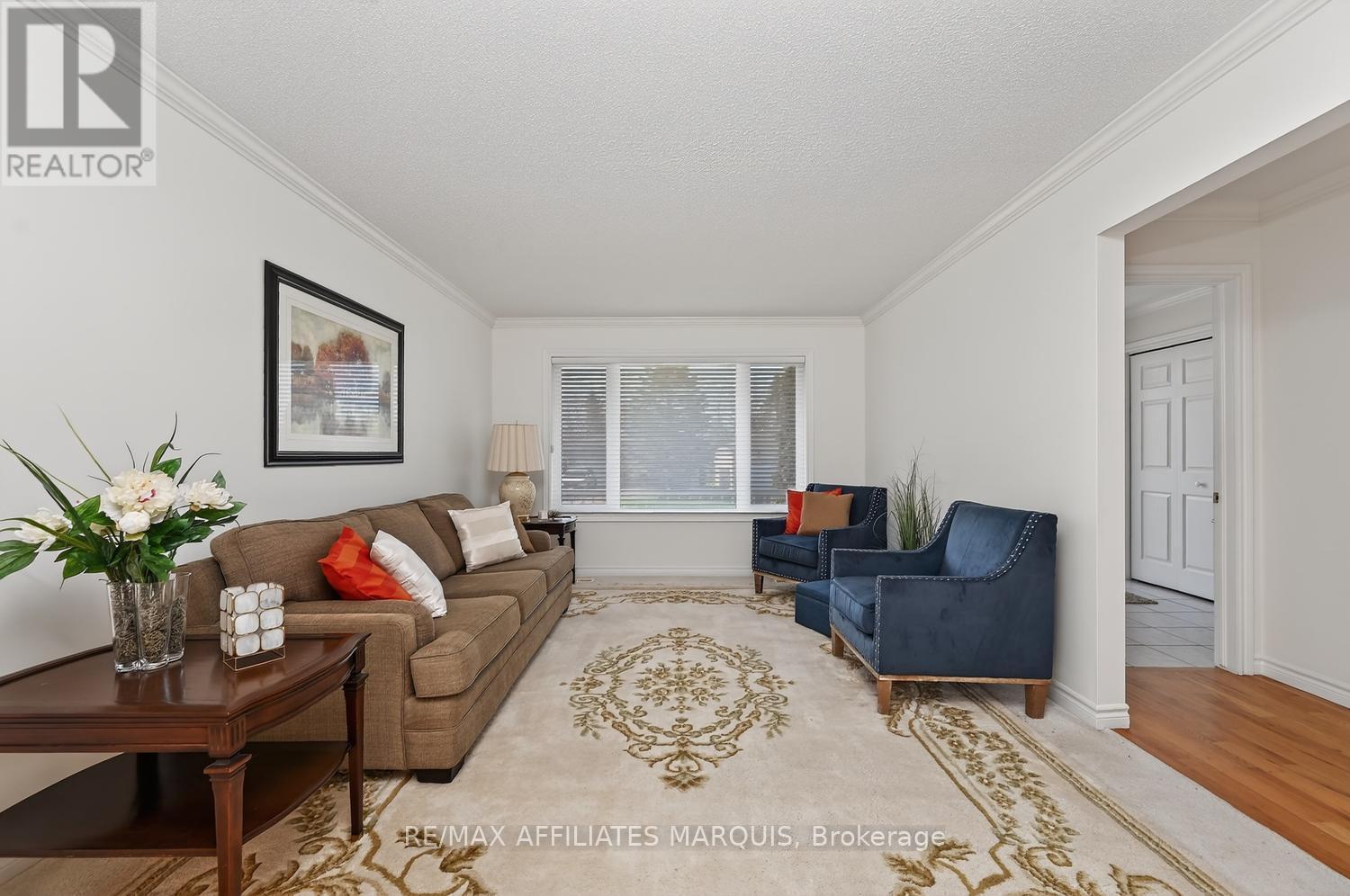 11 Decaria Boulevard, Perth, ON - Indoor Photo Showing Living Room