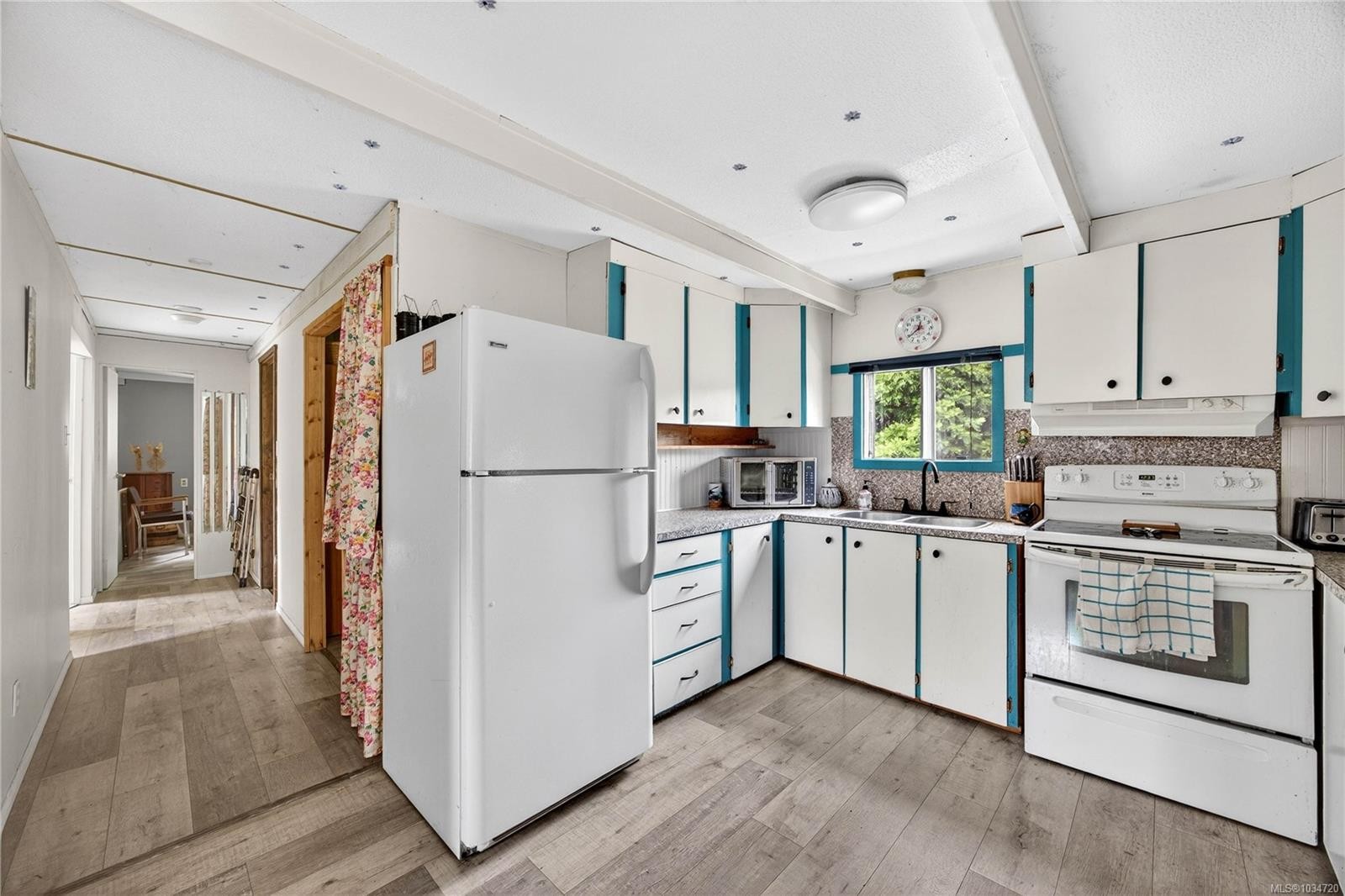 104 Mobrae Ave, Salt Spring, BC