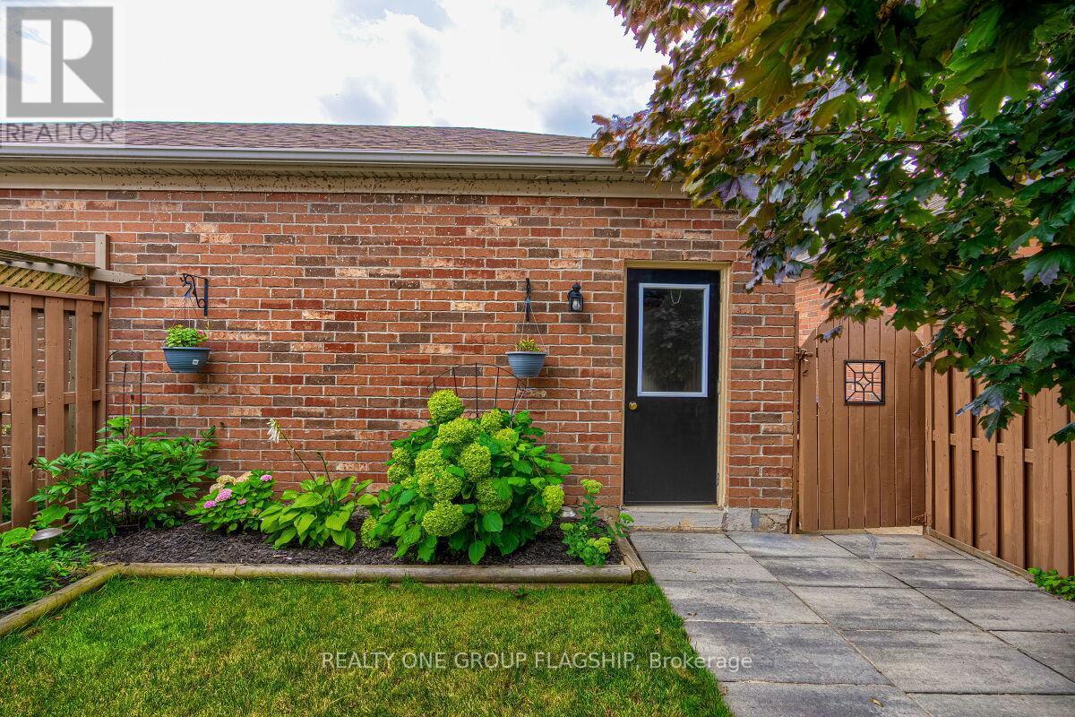 5846 Tenth Line W, Mississauga, ON - Outdoor