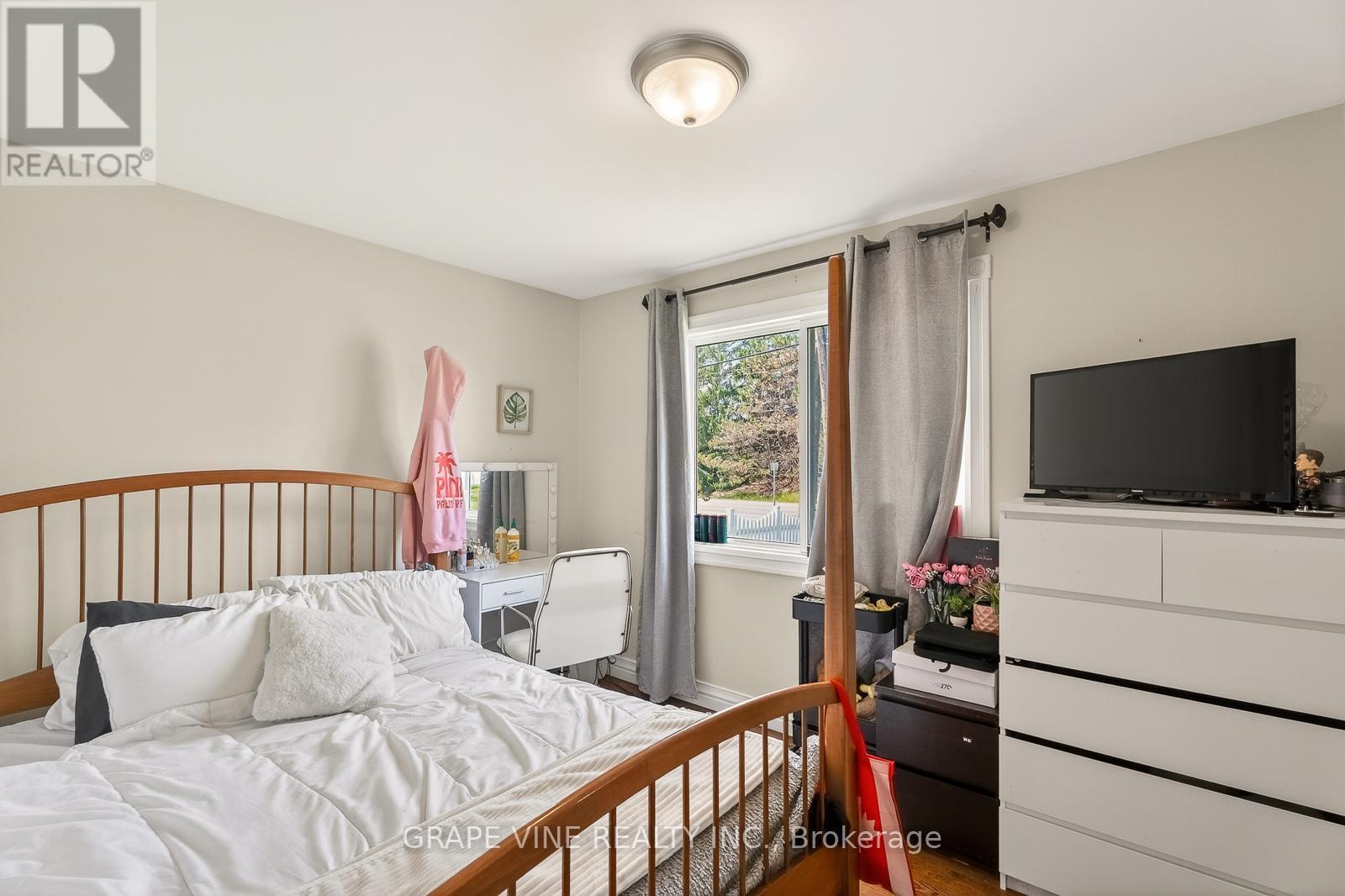 46 Macfarlane Road, Ottawa, ON - Indoor Photo Showing Bedroom