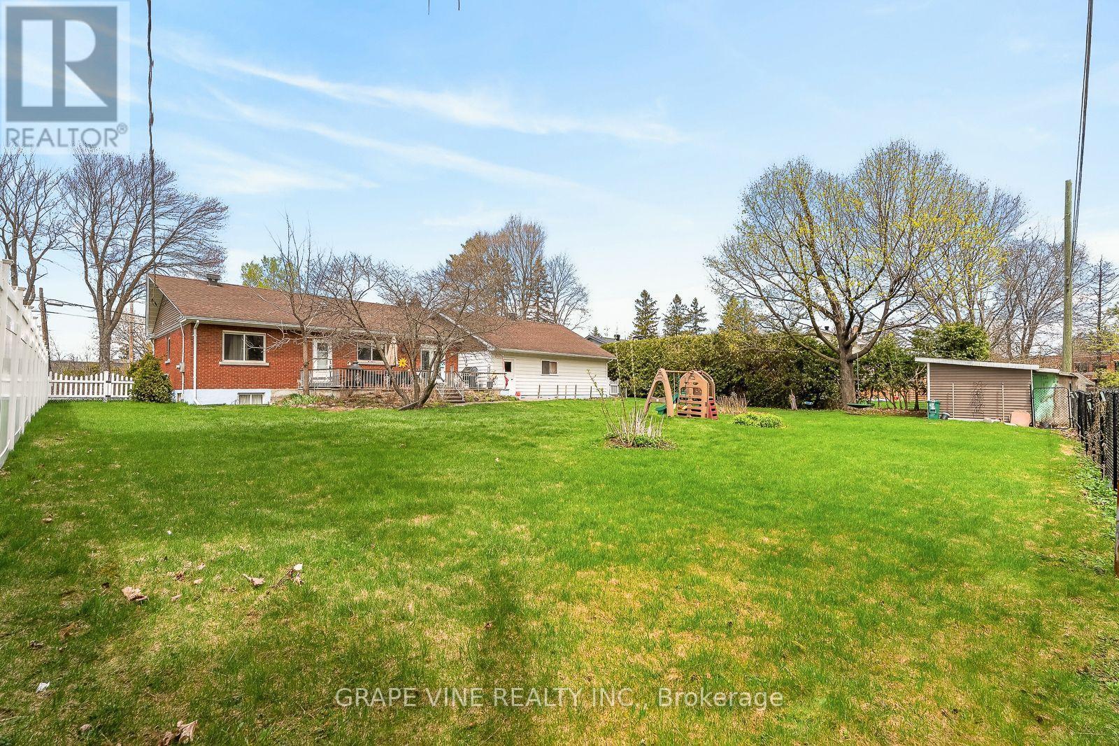 46 Macfarlane Road, Ottawa, ON - Outdoor