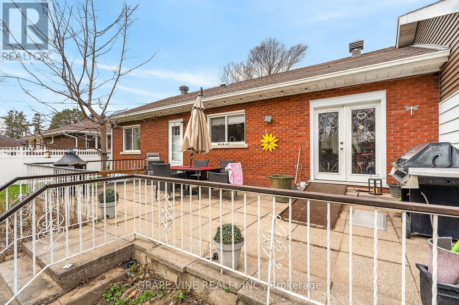 46 Macfarlane Road, Ottawa, ON - Outdoor