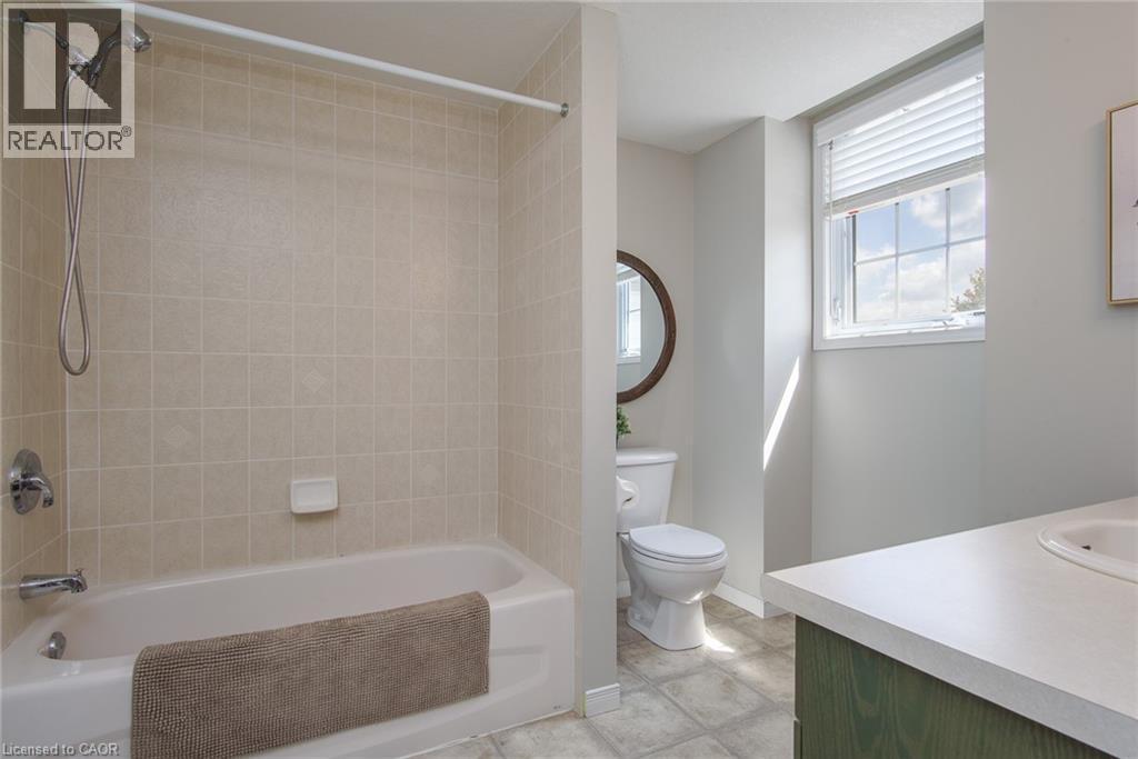 973 Atlantic Boulevard, Waterloo, ON - Indoor Photo Showing Bathroom