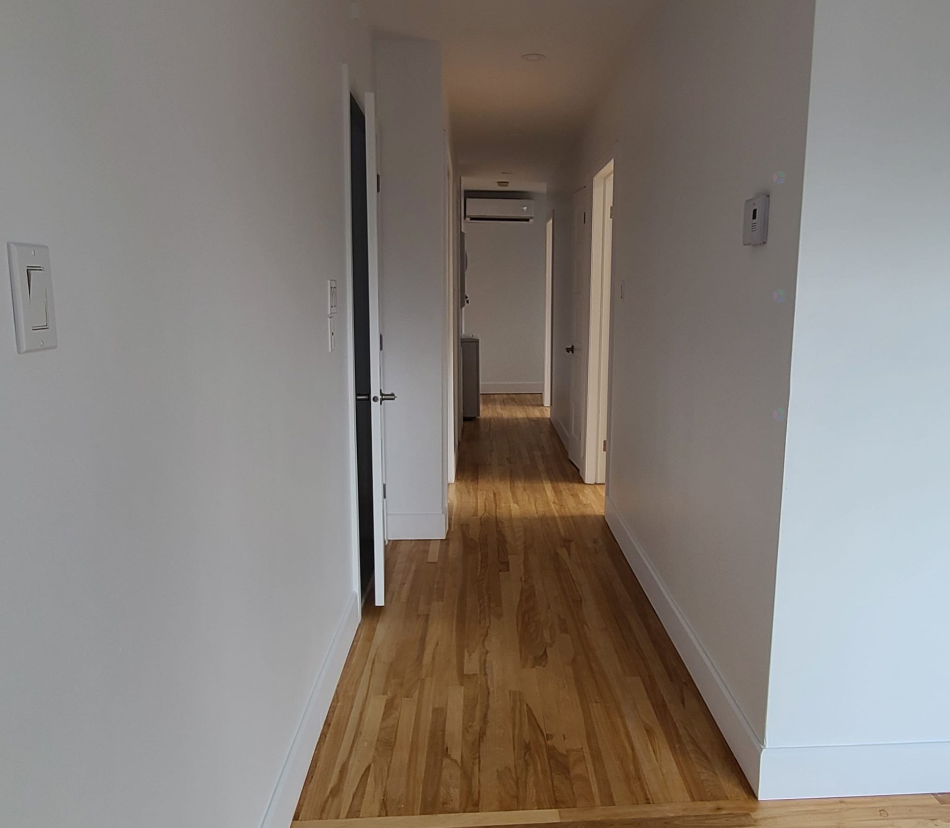 Corridor - 11829 Rue Joseph-Casavant, Montréal (Ahuntsic-Cartierville), QC - Indoor Photo Showing Other Room