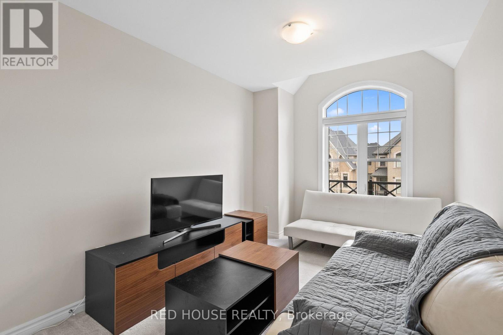 46 Dolobram Trail, Brampton, ON - Indoor Photo Showing Living Room
