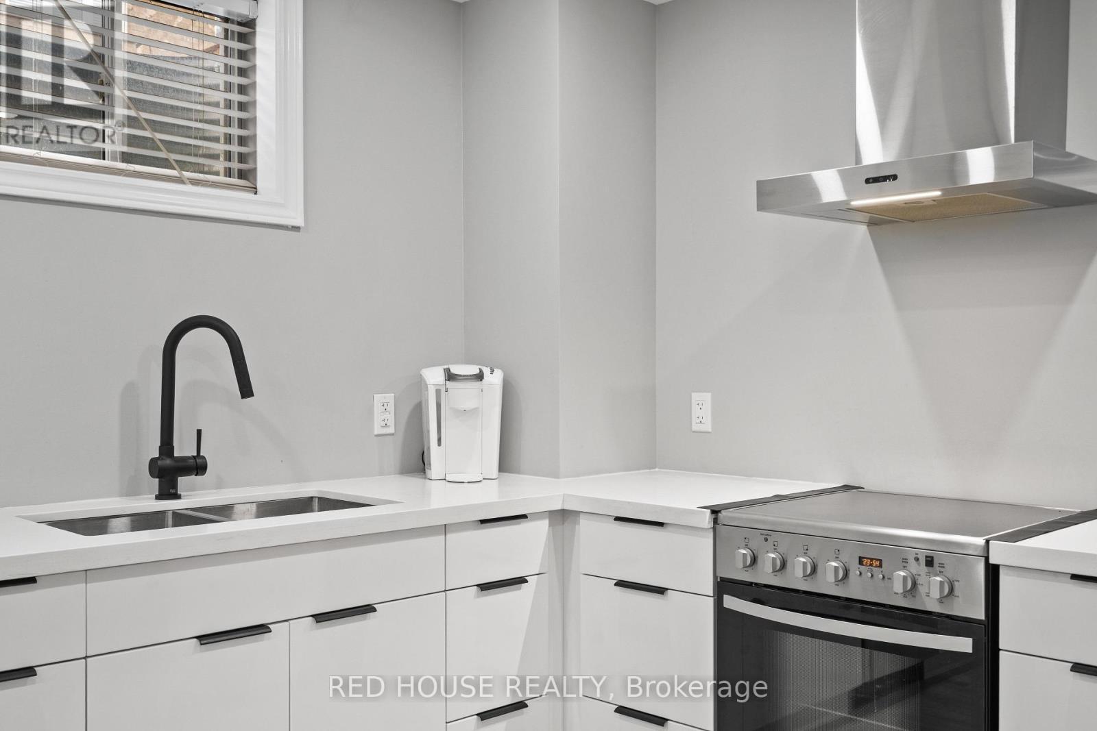 46 Dolobram Trail, Brampton, ON - Indoor Photo Showing Kitchen With Double Sink