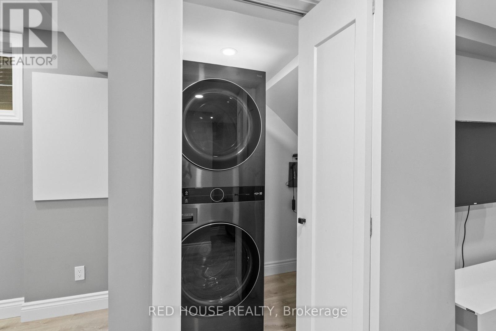 46 Dolobram Trail, Brampton, ON - Indoor Photo Showing Laundry Room