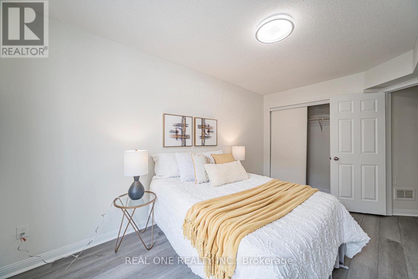 17 - 12 St Moritz Way, Markham, ON - Indoor Photo Showing Bedroom