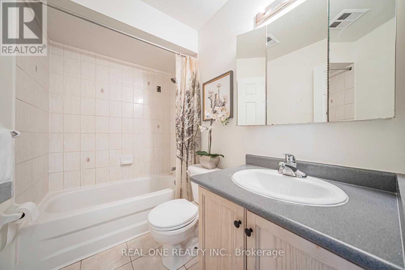 17 - 12 St Moritz Way, Markham, ON - Indoor Photo Showing Bathroom