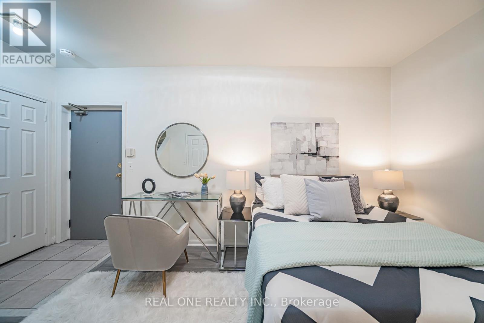 17 - 12 St Moritz Way, Markham, ON - Indoor Photo Showing Bedroom