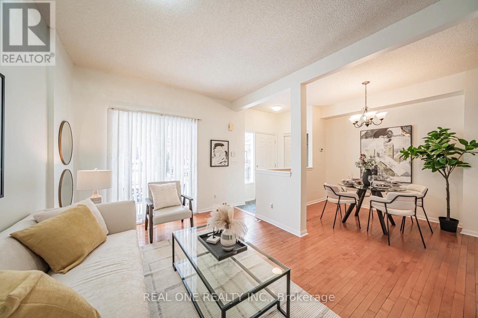 17 - 12 St Moritz Way, Markham, ON - Indoor Photo Showing Living Room
